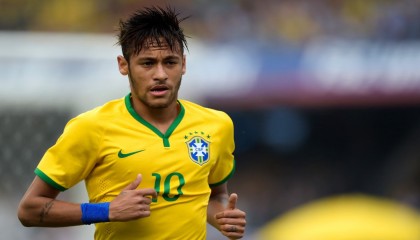 世界杯2026-曼城鏖战希腊，加维压力下完成爆发，当少年在风暴中淬炼成钢