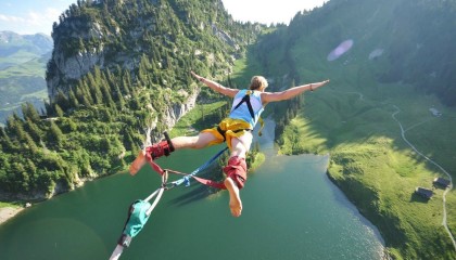 开云体育入口-浓眉大场面先生，太阳战术压制马刺背后的博弈与启示