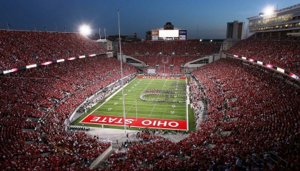 开云体育在线-字母哥的孤独，当希腊怪物撕碎篮球的边界