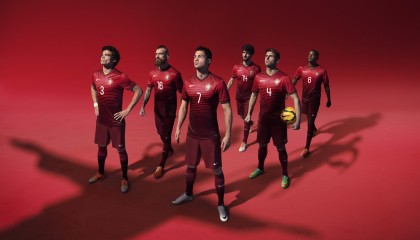 开云体育官方网站-爱尔兰对阵摩纳哥，德布劳内一记弧线，划破战术迷雾的夜空