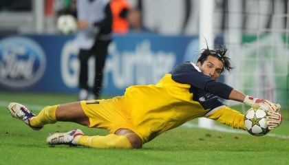 开云体育世界杯-皇马对阵勒沃库森，罗德里戈的制胜一击，如何诠释了大场面先生的诞生？