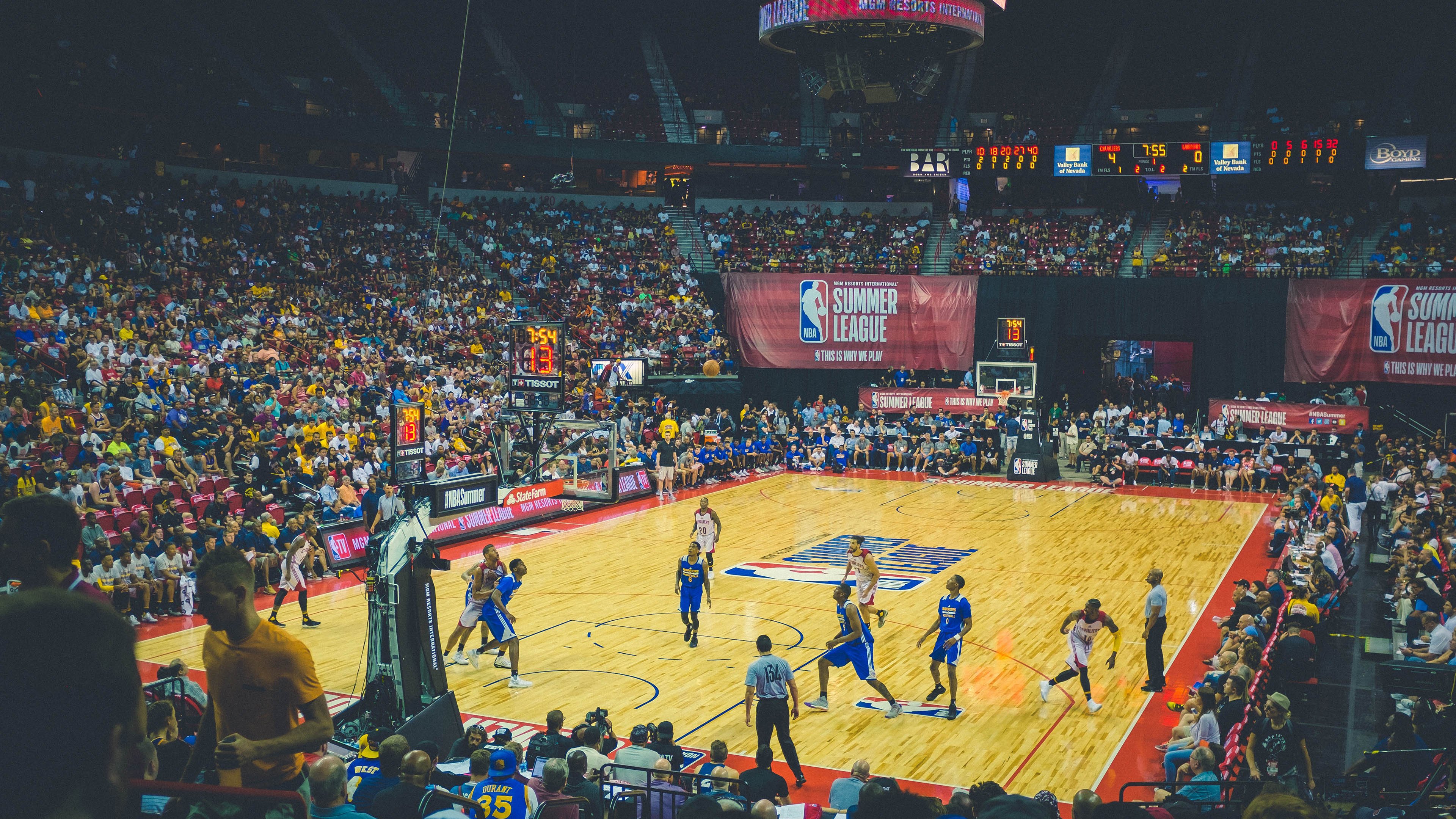 雄鹿粉碎山西队，拉文成为关键先生